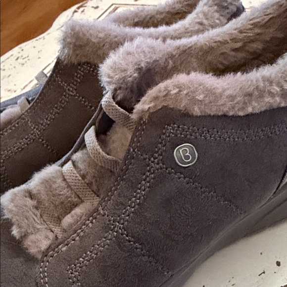 Bzees Brown Fleece-Lined Women's Shoes - Picture 5 of 8